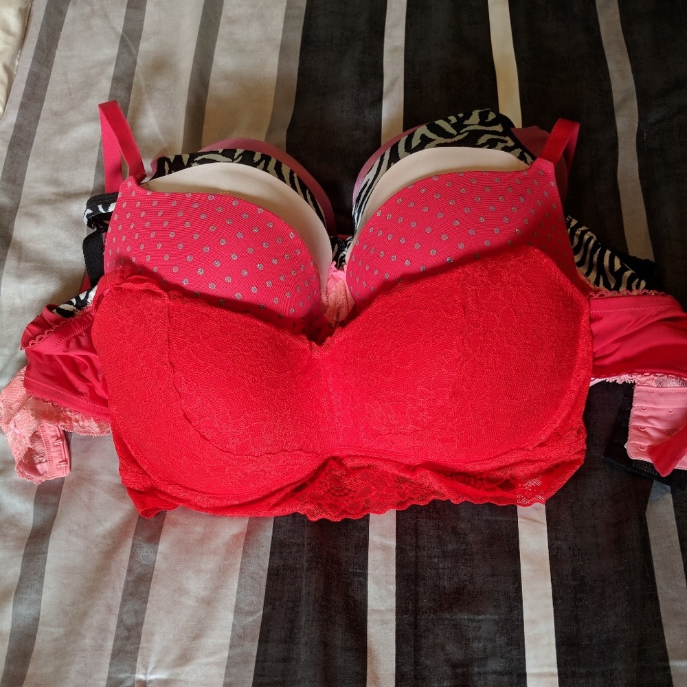 Lot of bras